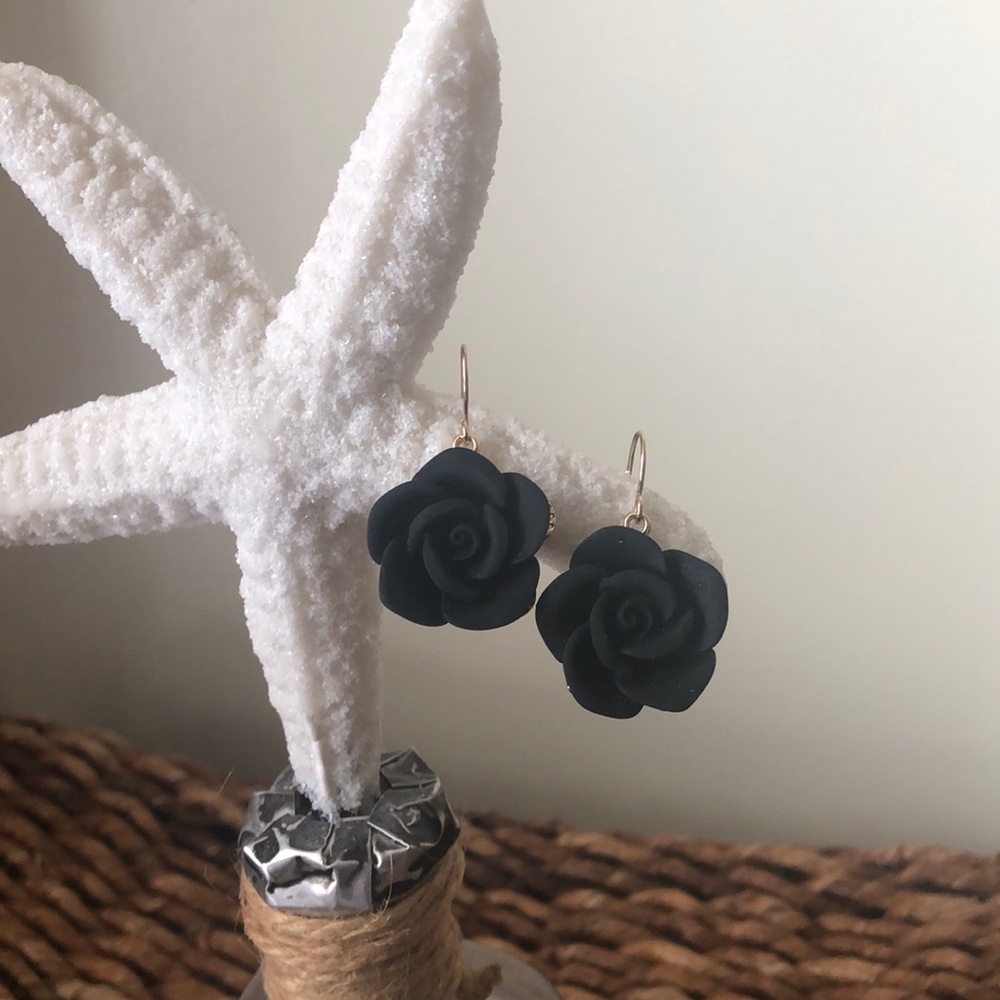 Adorable black floral earrings
